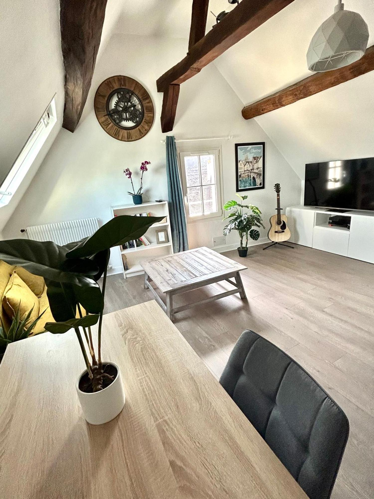 L Ecuyer Appartement Au Coeur Du Quartier Historique シャルトル エクステリア 写真